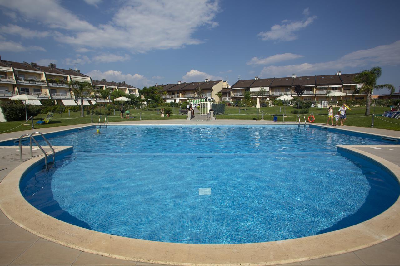 Alloggio Parco Di Plinio Apartment Infernetto Luaran gambar